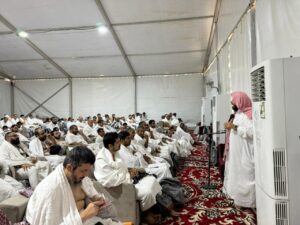 حجاج شركة الخير المكية في مخيم منى