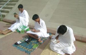 حجاج على صعيد عرفات